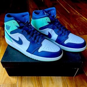 🔥🔥 NEW Jordan 1 Mid Size 10.5 - Mystic Navy / Mint / Foam White 🔥🔥